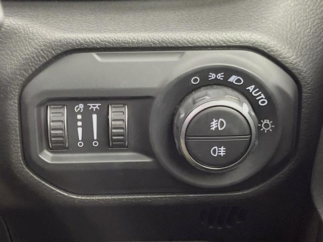 ジープ・ラングラーアンリミテッド リミテッドＥＤウィズサンライダフリップＴフォーハドＴ　サンライダーフリップトップ　４ＷＤ　レーダークルーズコントロール　黒革シート　純正ナビ　フルセグＴＶ　Ｂｌｕｅｔｏｏｔｈ　バックカメラ　前席シートヒーター　ハンドルヒーター　ＬＥＤヘッドライト　禁煙車（48枚目）