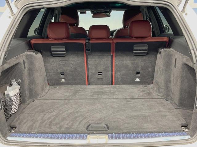 Ｃクラスステーションワゴン Ｃ２００　ステーションワゴン　スポーツ本革仕様　本革仕様　レーダーセーフティＰＫＧ　ＬＥＤヘッドランプ／アダプティブハイビーム　赤革シート　前席シートヒーター　ハンズフリーパワーバックドア　純正ナビ　バックカメラ　フルセグＴＶ　純正１８インチアルミ（20枚目）