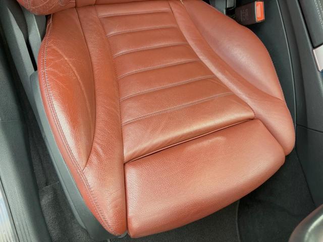 Ｃクラスステーションワゴン Ｃ２００　ステーションワゴン　スポーツ本革仕様　本革仕様　レーダーセーフティＰＫＧ　ＬＥＤヘッドランプ／アダプティブハイビーム　赤革シート　前席シートヒーター　ハンズフリーパワーバックドア　純正ナビ　バックカメラ　フルセグＴＶ　純正１８インチアルミ（23枚目）