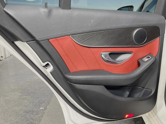 Ｃクラスステーションワゴン Ｃ２００　ステーションワゴン　スポーツ本革仕様　本革仕様　レーダーセーフティＰＫＧ　ＬＥＤヘッドランプ／アダプティブハイビーム　赤革シート　前席シートヒーター　ハンズフリーパワーバックドア　純正ナビ　バックカメラ　フルセグＴＶ　純正１８インチアルミ（29枚目）