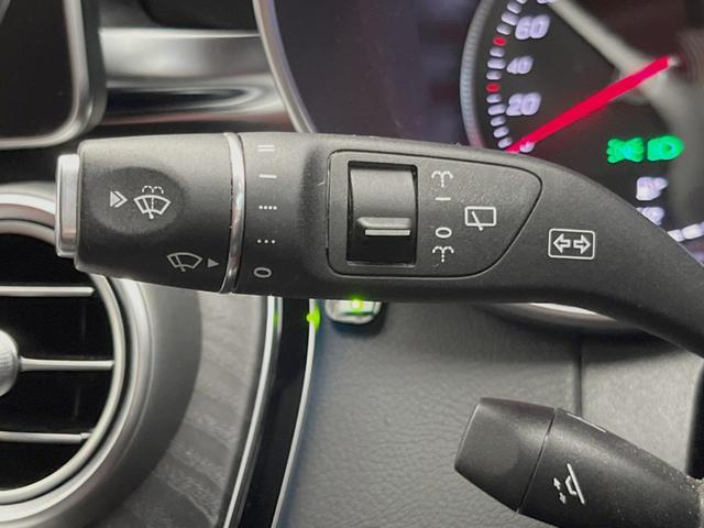 Ｃクラスステーションワゴン Ｃ２００　ステーションワゴン　スポーツ本革仕様　本革仕様　レーダーセーフティＰＫＧ　ＬＥＤヘッドランプ／アダプティブハイビーム　赤革シート　前席シートヒーター　ハンズフリーパワーバックドア　純正ナビ　バックカメラ　フルセグＴＶ　純正１８インチアルミ（51枚目）