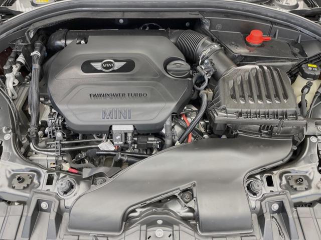 ＭＩＮＩ クーパーＤ　クラブマン　ペッパーＰＫＧ　アクティブクルーズコントロール　ＬＥＤヘッドランプ／ＬＥＤフォグランプ　リアビューカメラ／パークディスタンスコントロール（リア）　インテリジェントセーフティ　コンフォートアクセス（17枚目）