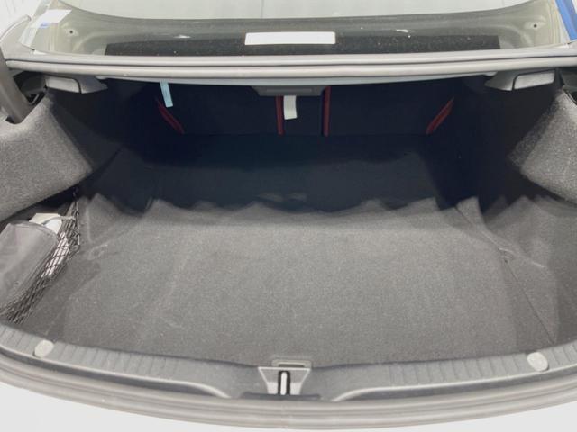 ●トランクルーム：趣味が広がる収容スペース！これだけの広さがあればお買い物やレジャーなどにも最適です！使用感も少なくきれいな状態を維持しております。