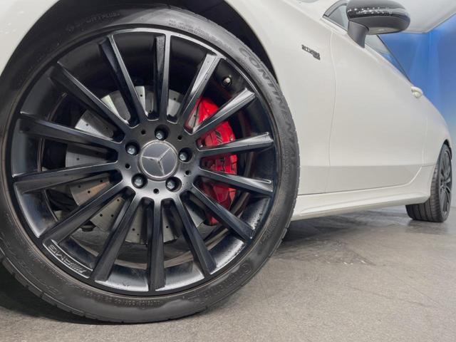 ●純正１９インチアルミホイール：輸入車ならではの卓越した走りを支えるホイールと足回りです！日本車の走りに慣れている方にもぜひ体感して頂きたいほど、高いレベルでまとまっています！