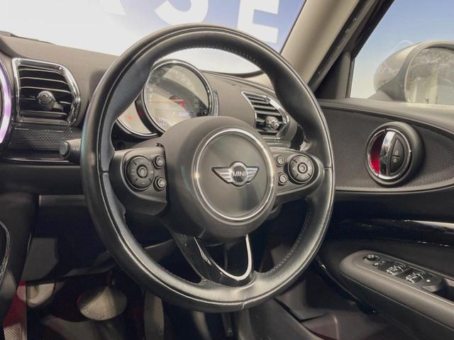 ＭＩＮＩ クーパーＤ　クラブマン　ペッパーＰＫＧ　アクティブクルーズコントロール　ＬＥＤヘッドランプ／ＬＥＤフォグランプ　リアビューカメラ／パークディスタンスコントロール　純正ナビ　インテリジェントセーフティ　１７インチＡＷ　ＥＴＣ（9枚目）