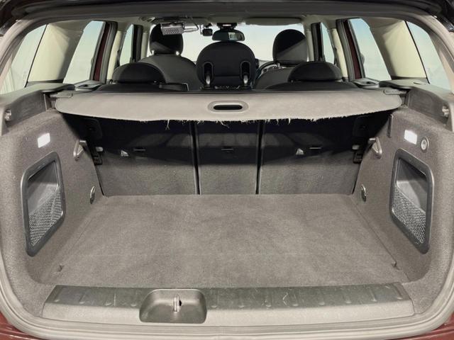 ＭＩＮＩ クーパーＤ　クラブマン　ペッパーＰＫＧ　アクティブクルーズコントロール　ＬＥＤヘッドランプ／ＬＥＤフォグランプ　リアビューカメラ／パークディスタンスコントロール　純正ナビ　インテリジェントセーフティ　１７インチＡＷ　ＥＴＣ（12枚目）