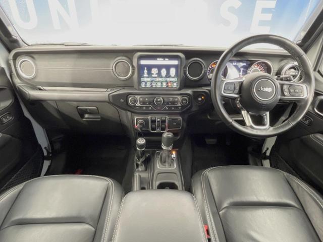 ジープ・ラングラーアンリミテッド スポーツ 4WD Apple Car Play LEDヘッドライト 禁煙 レーダークルーズコントロール バック/サイドカメラ ブラインドスポットモニター 純正17インチアルミホイール 無塗装ハードトップ ETC(2枚目)