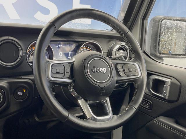 ジープ・ラングラーアンリミテッド スポーツ 4WD Apple Car Play LEDヘッドライト 禁煙 レーダークルーズコントロール バック/サイドカメラ ブラインドスポットモニター 純正17インチアルミホイール 無塗装ハードトップ ETC(10枚目)