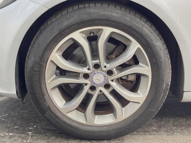 Cクラスステーションワゴン C200ステーションワゴン アバンギャルド レーダーセーフティPKG LEDヘッドランプ/ハイビームアシスト パワーバックドア 前席シートヒーター 運転席メモリ付前席パワーシート 純正ナビ バックカメラ フルセグTV 純正17インチAW(24枚目)