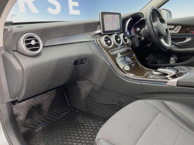 Cクラスステーションワゴン C200ステーションワゴン アバンギャルド レーダーセーフティPKG LEDヘッドランプ/ハイビームアシスト パワーバックドア 前席シートヒーター 運転席メモリ付前席パワーシート 純正ナビ バックカメラ フルセグTV 純正17インチAW(25枚目)