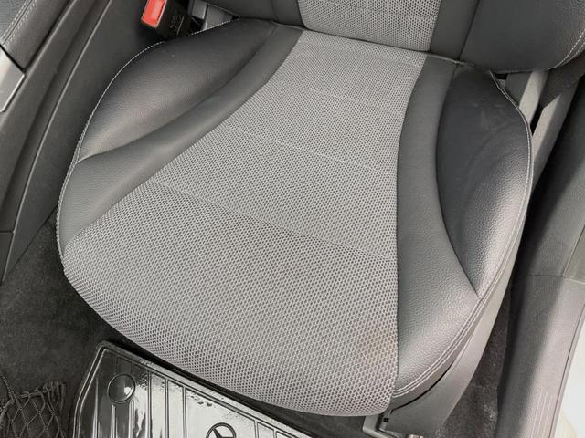 Cクラスステーションワゴン C200ステーションワゴン アバンギャルド レーダーセーフティPKG LEDヘッドランプ/ハイビームアシスト パワーバックドア 前席シートヒーター 運転席メモリ付前席パワーシート 純正ナビ バックカメラ フルセグTV 純正17インチAW(30枚目)