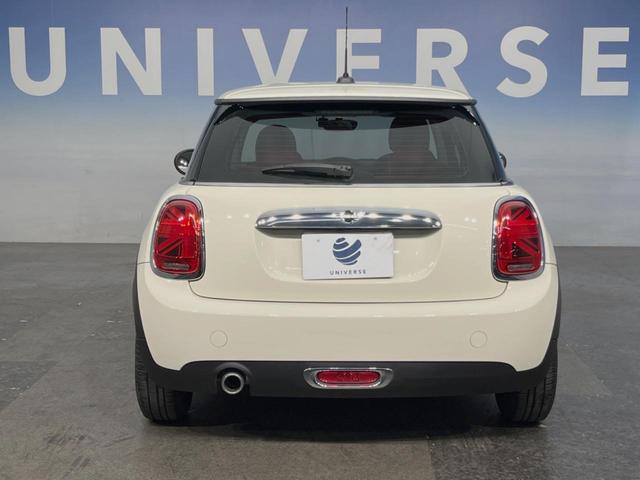 MINI ヴィクトリア 3ドア ナビゲーションPKG LEDヘッドランプ/LEDフォグランプ ユニオンジャックデザインLEDテールレンズ コンフォートアクセス バックカメラ Bluetooth 15インチ5本スポークAW(13枚目)