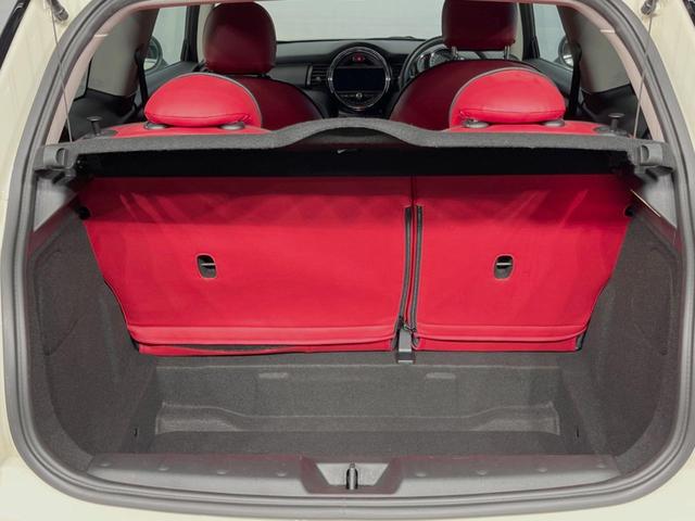 MINI ヴィクトリア 3ドア ナビゲーションPKG LEDヘッドランプ/LEDフォグランプ ユニオンジャックデザインLEDテールレンズ コンフォートアクセス バックカメラ Bluetooth 15インチ5本スポークAW(19枚目)