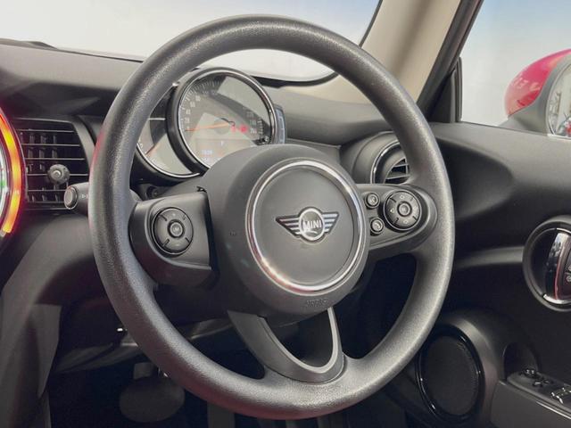 MINI ヴィクトリア 3ドア ナビゲーションPKG LEDヘッドランプ/LEDフォグランプ ユニオンジャックデザインLEDテールレンズ コンフォートアクセス バックカメラ Bluetooth 15インチ5本スポークAW(20枚目)