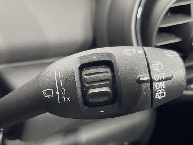 MINI ヴィクトリア 3ドア ナビゲーションPKG LEDヘッドランプ/LEDフォグランプ ユニオンジャックデザインLEDテールレンズ コンフォートアクセス バックカメラ Bluetooth 15インチ5本スポークAW(23枚目)