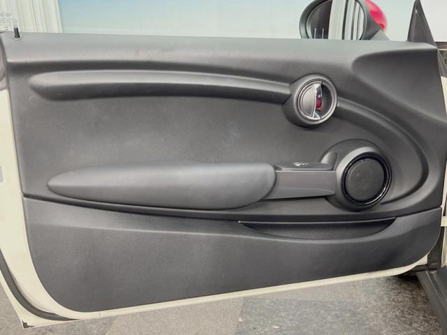 MINI ヴィクトリア 3ドア ナビゲーションPKG LEDヘッドランプ/LEDフォグランプ ユニオンジャックデザインLEDテールレンズ コンフォートアクセス バックカメラ Bluetooth 15インチ5本スポークAW(30枚目)