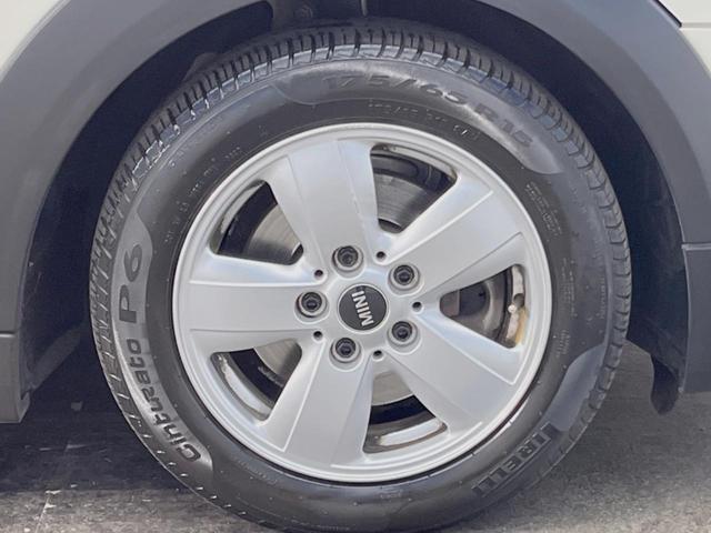 MINI ヴィクトリア 3ドア ナビゲーションPKG LEDヘッドランプ/LEDフォグランプ ユニオンジャックデザインLEDテールレンズ コンフォートアクセス バックカメラ Bluetooth 15インチ5本スポークAW(32枚目)