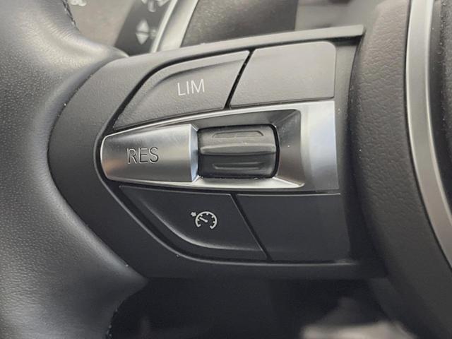 1シリーズ M140i エディションシャドー クルーズコントロール インテリジェントセーフティ パーキングアシスト 純正ナビ バックカメラ KW車高調 革シート パワーシート シートヒーター コンフォートアクセス LEDヘッドライト パドルシフト(8枚目)