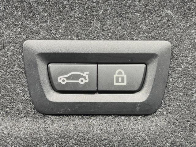 ●電動リアゲート：ワンタッチでリアゲートの開閉ができ、荷物などで両手が塞がっている状態でも簡単に開閉ができる便利機能です。