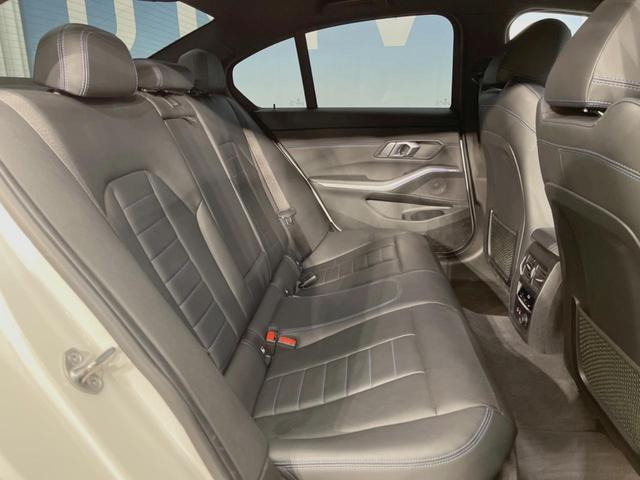 ●後部座席も気になるようなキズ・汚れやへたり等、大きなダメージはなく、良好な状態です。