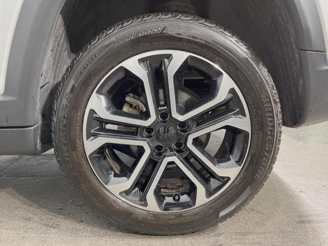 ジープ・コンパス リミテッド アダプティブクルーズコントロール ドライバーアテンションアラート カープレイ 360°カメラ ALPINEスピーカー 電動リアゲート 前席シートヒーター/パワーシート LEDライト ハイビームアシスト(23枚目)