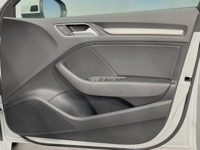 Ａ３ スポーツバック４０ＴＦＳＩクワトロ　スポーツ　ＳラインＰＫＧ　アシスタンスＰＫＧ　コンビニエンスＰＫＧ　アダプティブクルーズコントロール　ＭＭＩナビ　フルセグＴＶ　バックカメラ　ＬＥＤヘッドランプ／ハイビームアシスト　バーチャルコックピット（33枚目）