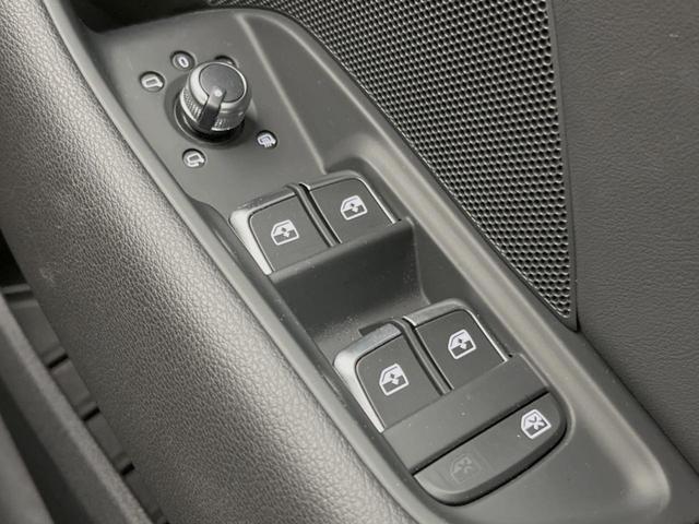 Ａ３ スポーツバック４０ＴＦＳＩクワトロ　スポーツ　ＳラインＰＫＧ　アシスタンスＰＫＧ　コンビニエンスＰＫＧ　アダプティブクルーズコントロール　ＭＭＩナビ　フルセグＴＶ　バックカメラ　ＬＥＤヘッドランプ／ハイビームアシスト　バーチャルコックピット（47枚目）