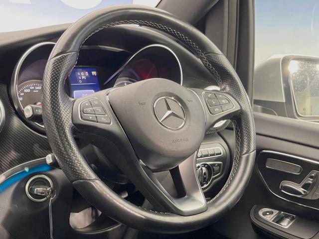 Ｖクラス Ｖ２２０ｄ　スポーツ　ロング　パノラミックスライディングルーフ　レーダーセーフティＰＫＧ　両側パワースライドドア　リアエンターテイメント　Ｂｕｒｍｅｓｔｅｒ　純正ＨＤＤナビ　全周囲カメラ　フルセグＴＶ　黒革　前席シートヒーター（14枚目）