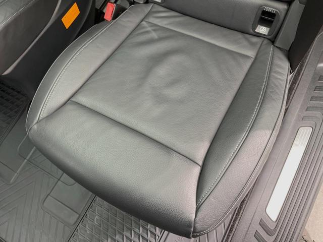 Ｖクラス Ｖ２２０ｄ　スポーツ　ロング　パノラミックスライディングルーフ　レーダーセーフティＰＫＧ　両側パワースライドドア　リアエンターテイメント　Ｂｕｒｍｅｓｔｅｒ　純正ＨＤＤナビ　全周囲カメラ　フルセグＴＶ　黒革　前席シートヒーター（25枚目）