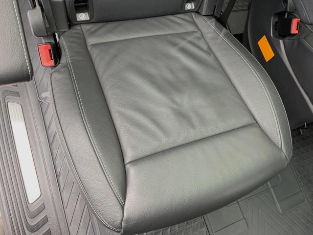 Ｖクラス Ｖ２２０ｄ　スポーツ　ロング　パノラミックスライディングルーフ　レーダーセーフティＰＫＧ　両側パワースライドドア　リアエンターテイメント　Ｂｕｒｍｅｓｔｅｒ　純正ＨＤＤナビ　全周囲カメラ　フルセグＴＶ　黒革　前席シートヒーター（28枚目）