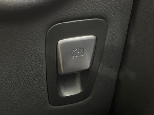 Ｖクラス Ｖ２２０ｄ　スポーツ　ロング　パノラミックスライディングルーフ　レーダーセーフティＰＫＧ　両側パワースライドドア　リアエンターテイメント　Ｂｕｒｍｅｓｔｅｒ　純正ＨＤＤナビ　全周囲カメラ　フルセグＴＶ　黒革　前席シートヒーター（53枚目）