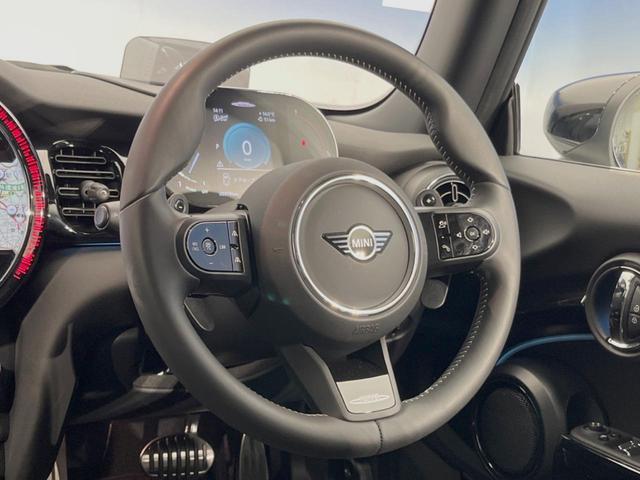 MINI ジョンクーパーワークス エッセンシャル・トリム ジョンクーパーワークストリムPKG アクティブクルーズコントロール ヘッドアップディスプレイ カープレイ 純正ナビ バックカメラ インテリジェントセーフティ 前席シートヒーター 純正18インチAW(9枚目)