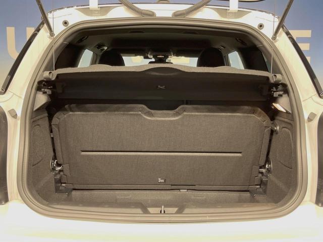 MINI ジョンクーパーワークス エッセンシャル・トリム ジョンクーパーワークストリムPKG アクティブクルーズコントロール ヘッドアップディスプレイ カープレイ 純正ナビ バックカメラ インテリジェントセーフティ 前席シートヒーター 純正18インチAW(12枚目)