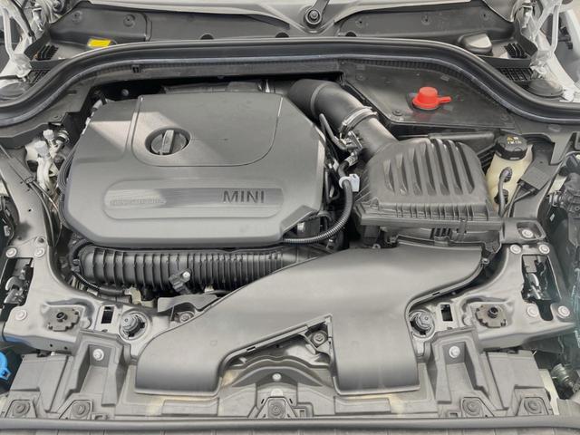MINI ジョンクーパーワークス エッセンシャル・トリム ジョンクーパーワークストリムPKG アクティブクルーズコントロール ヘッドアップディスプレイ カープレイ 純正ナビ バックカメラ インテリジェントセーフティ 前席シートヒーター 純正18インチAW(19枚目)