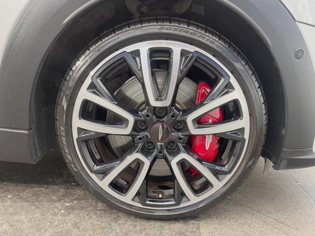 MINI ジョンクーパーワークス エッセンシャル・トリム ジョンクーパーワークストリムPKG アクティブクルーズコントロール ヘッドアップディスプレイ カープレイ 純正ナビ バックカメラ インテリジェントセーフティ 前席シートヒーター 純正18インチAW(21枚目)