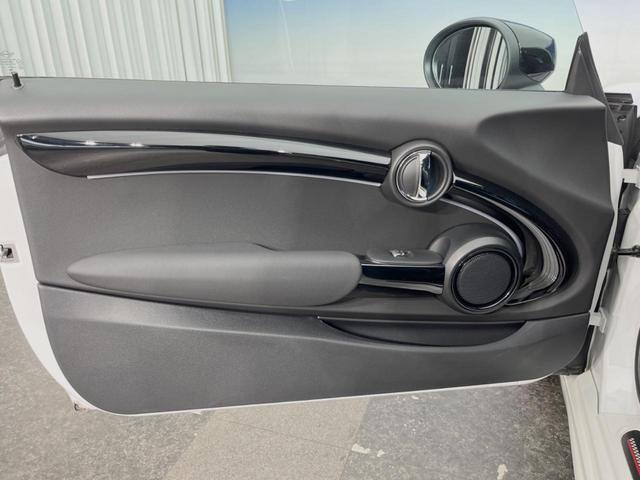 MINI ジョンクーパーワークス エッセンシャル・トリム ジョンクーパーワークストリムPKG アクティブクルーズコントロール ヘッドアップディスプレイ カープレイ 純正ナビ バックカメラ インテリジェントセーフティ 前席シートヒーター 純正18インチAW(25枚目)