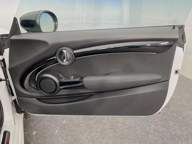 MINI ジョンクーパーワークス エッセンシャル・トリム ジョンクーパーワークストリムPKG アクティブクルーズコントロール ヘッドアップディスプレイ カープレイ 純正ナビ バックカメラ インテリジェントセーフティ 前席シートヒーター 純正18インチAW(26枚目)