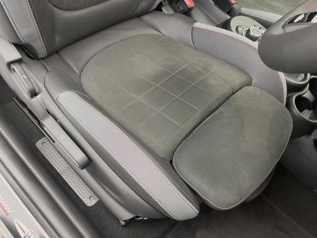 MINI ジョンクーパーワークス エッセンシャル・トリム ジョンクーパーワークストリムPKG アクティブクルーズコントロール ヘッドアップディスプレイ カープレイ 純正ナビ バックカメラ インテリジェントセーフティ 前席シートヒーター 純正18インチAW(28枚目)