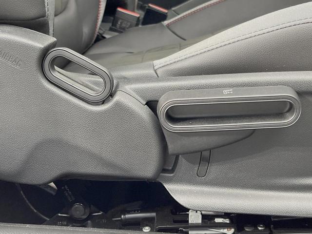 MINI ジョンクーパーワークス エッセンシャル・トリム ジョンクーパーワークストリムPKG アクティブクルーズコントロール ヘッドアップディスプレイ カープレイ 純正ナビ バックカメラ インテリジェントセーフティ 前席シートヒーター 純正18インチAW(33枚目)