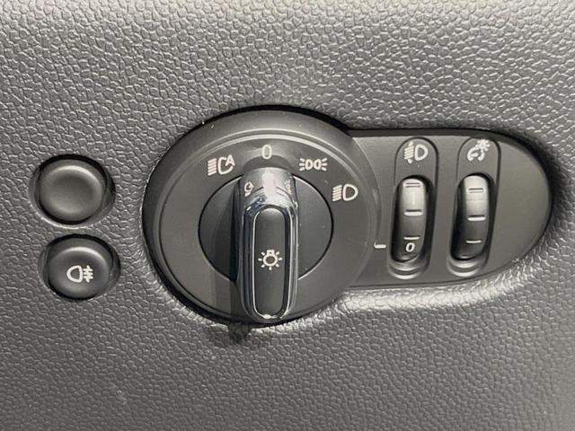 MINI ジョンクーパーワークス エッセンシャル・トリム ジョンクーパーワークストリムPKG アクティブクルーズコントロール ヘッドアップディスプレイ カープレイ 純正ナビ バックカメラ インテリジェントセーフティ 前席シートヒーター 純正18インチAW(34枚目)