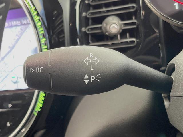 MINI ジョンクーパーワークス エッセンシャル・トリム ジョンクーパーワークストリムPKG アクティブクルーズコントロール ヘッドアップディスプレイ カープレイ 純正ナビ バックカメラ インテリジェントセーフティ 前席シートヒーター 純正18インチAW(37枚目)