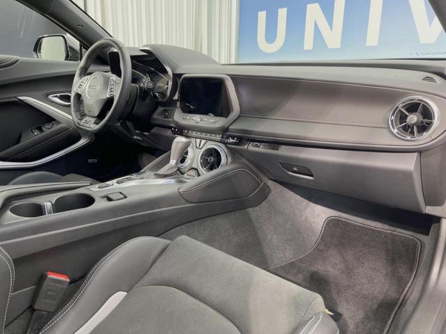 シボレーカマロ ファイナルエディション　左ハンドル　クルーズコントロール　シートヒーター／ベンチレーション　ＢＯＳＥサウンドシステム　Ａｐｐｌｅ　Ｃａｒ　Ｐｌａｙ　バックモニター　アルカンターラコンビシート　車線逸脱防止警報　ＥＴＣ車載機（20枚目）