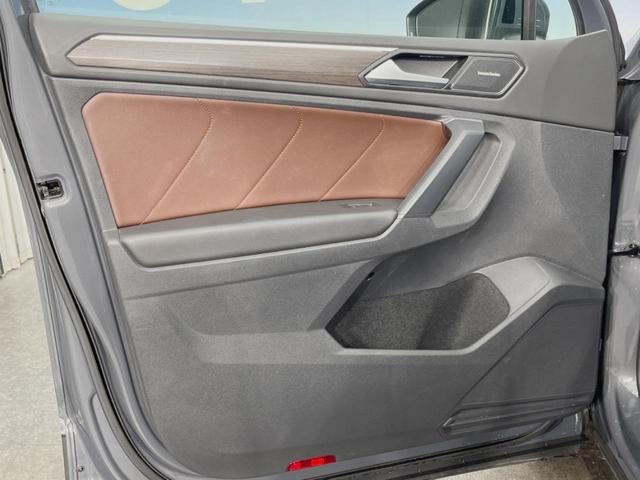 ティグアン TSI ファーストエディション サンルーフ ラグジュアリーPKG オールインセーフティ アクティブクルーズコントロール harman/kardonサウンド 360°カメラ DiscoverPro LEDマトリクスヘッドランプ ETC(26枚目)