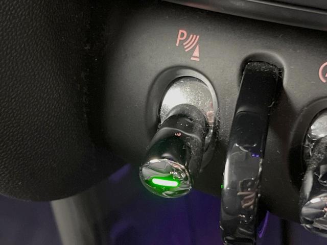 ●クリアランスソナー：センサーと障害物とのおおよその距離を検知し、障害物の位置と距離を知らせてくれる安全装備です！