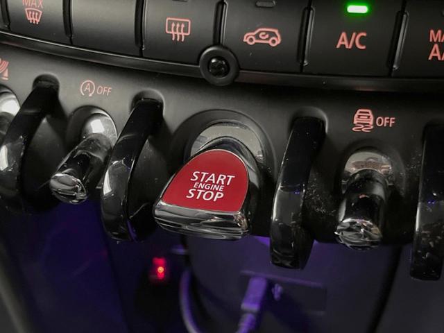 ●スマートエントリー：鍵を持っているだけで、ドアロック解除・施錠からエンジンスタートまで操作できる便利な機能です！