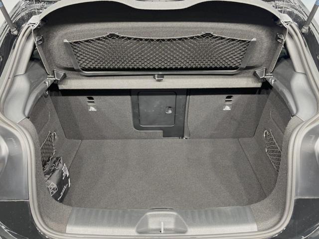 ●トランクルーム：趣味が広がる収容スペース！これだけの広さがあればお買い物やレジャーなどにも最適です！使用感も少なくきれいな状態を維持しております。