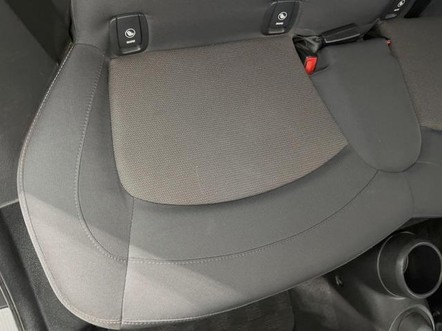 ＭＩＮＩ クーパーＤ　５ドア　ペッパーＰＫＧ　タイムレススタイル　ＬＥＤヘッドランプ／ＬＥＤフォグランプ　純正ナビ　Ｂｌｕｅｔｏｏｔｈ接続　コンフォートアクセス　純正１６インチ１４本スポークＡＷ　オートライト　ＥＴＣ車載機（26枚目）