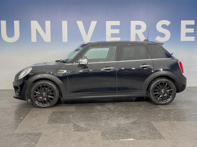 ＭＩＮＩ クーパーＤ　５ドア　ペッパーＰＫＧ　タイムレススタイル　ＬＥＤヘッドランプ／ＬＥＤフォグランプ　純正ナビ　Ｂｌｕｅｔｏｏｔｈ接続　コンフォートアクセス　純正１６インチ１４本スポークＡＷ　オートライト　ＥＴＣ車載機（41枚目）