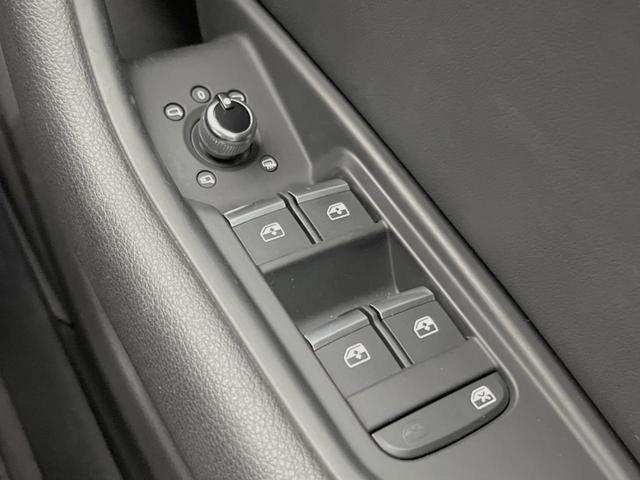 Ａ５スポーツバック ２．０ＴＦＳＩクワトロ　スポーツ　Ｓラインパッケージ　アダプティブクルーズ　プレセンスシティ　マトリクスＬＥＤヘッドライト　バーチャルコックピット　純正ナビ　地デジＴＶ　バックカメラ　純正１８インチＡＷ　シートヒーター　ハイビームＡ（46枚目）