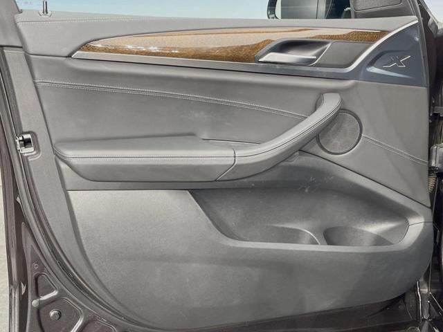 X3 xDrive 20d Mスポーツ パーキングアシスト/ドライビングアシストプラス リバースアシスト 純正ナビ 360度カメラ カープレイ パワーバックドア コンフォートアクセス ヘッドアップディスプレイ 革シート 純正19インチAW(31枚目)